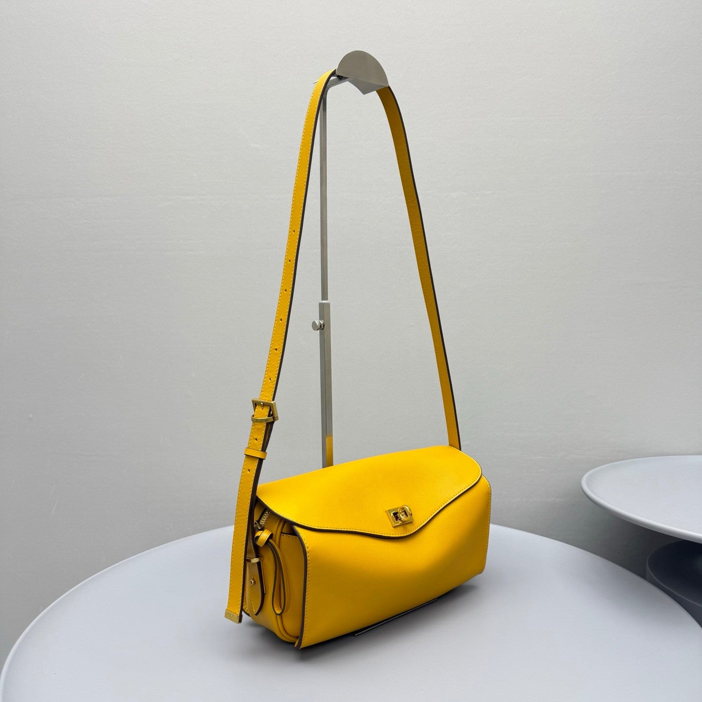 Balenciaga Le 7 Shoulder Bag Medium #378950