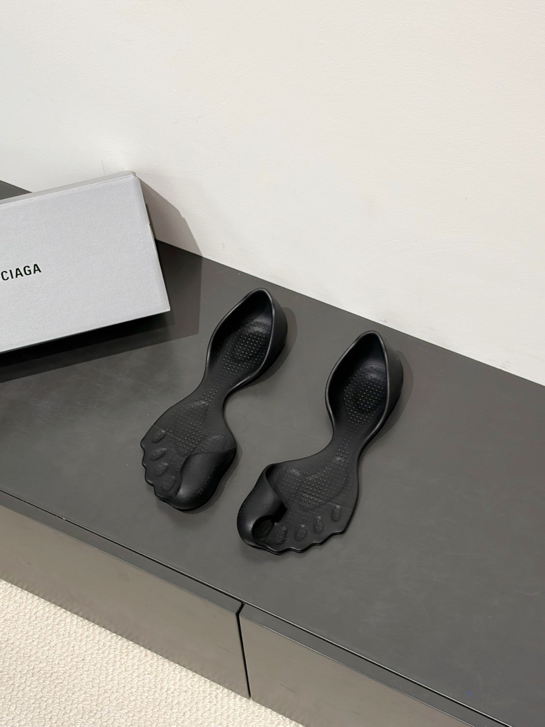 BALENCIAGA Men's Zero Sneaker #378593