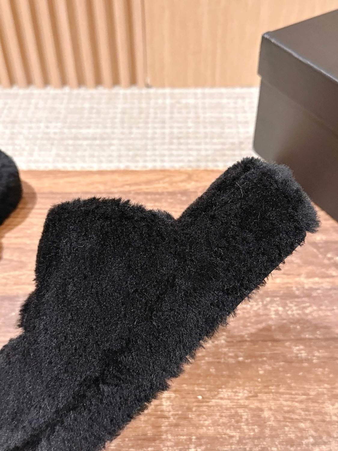 Chanel Winter Fashion Casual Round-Toe Thick-Sole Plush Home Slippers with Storage Bag Shoes #79278