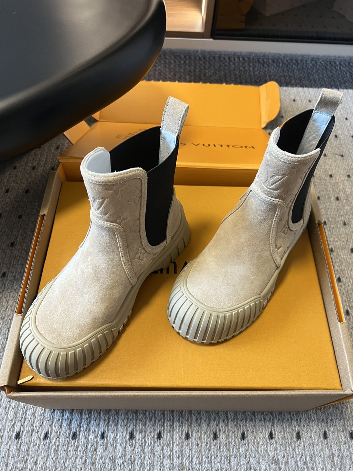 Louis Vuitton Women's Autumn/winter Solid Color Round Toe Short Boot With Thick Sole Suede Classic Fashion Boots Shoes #78119