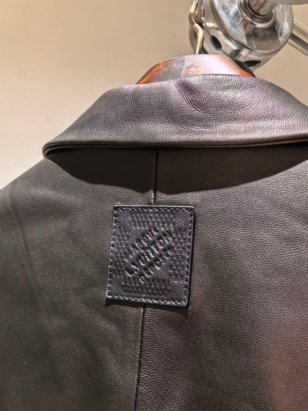 Louis Vuitton Men's Spring/Autumn Solid Color Single-Breasted V-Neck Leather Long-Sleeved Suit Jacket #77734