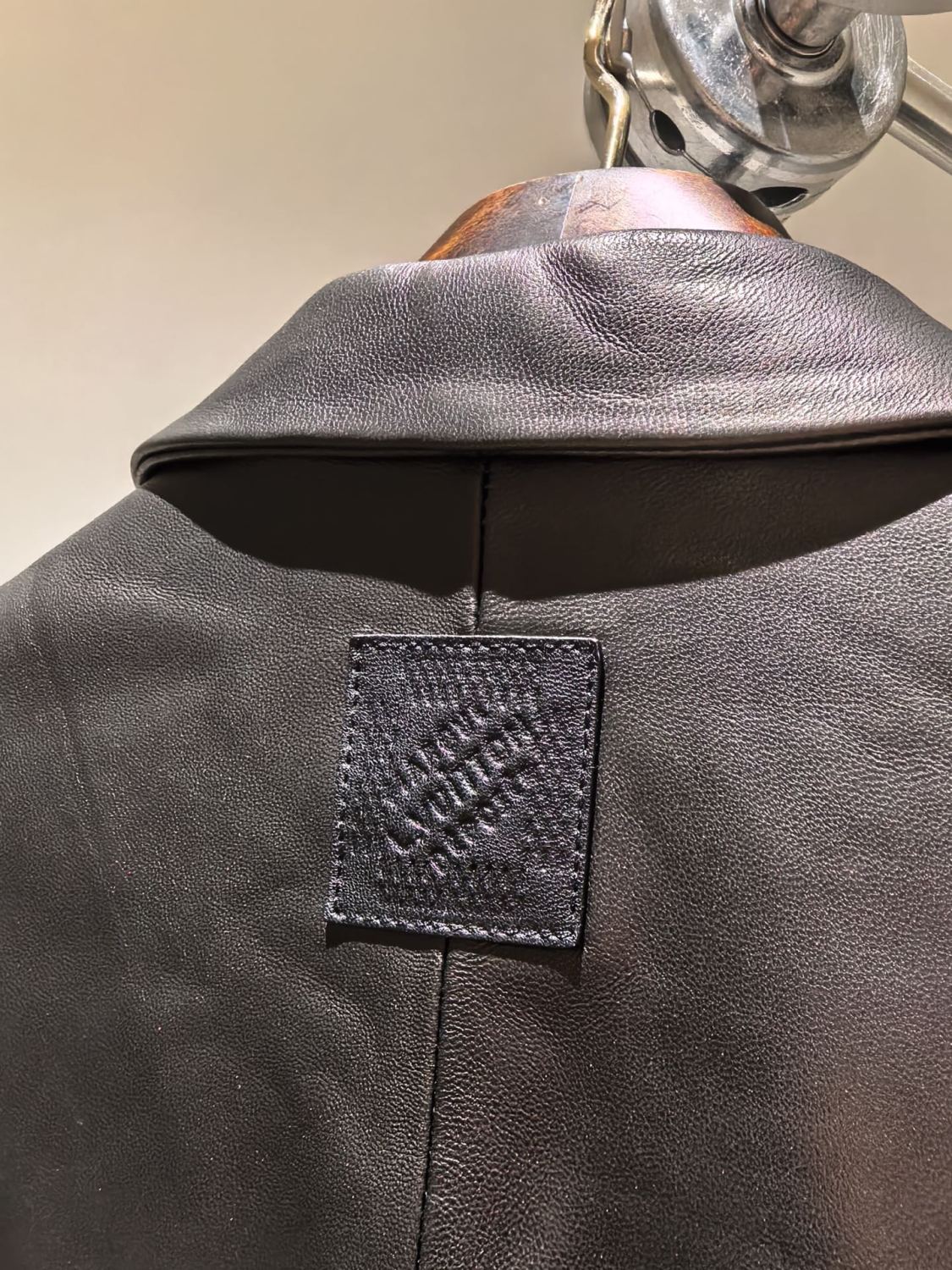 Louis Vuitton Men's Spring/Autumn Solid Color Single-Breasted V-Neck Leather Long-Sleeved Suit Jacket #77734
