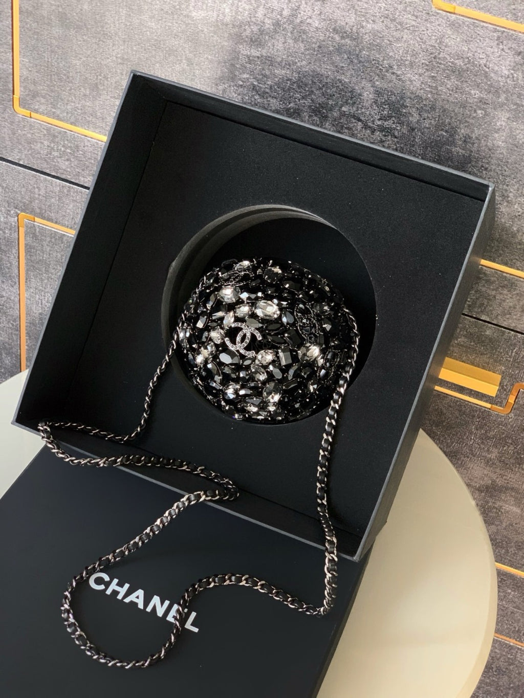Chanel 2026 Early Spring Resort Collection Spherical Rigid Clutch Bag With Rhinestones And Faux Pearls Multicolor Crossbody Shoulder Tote Bags #82126A