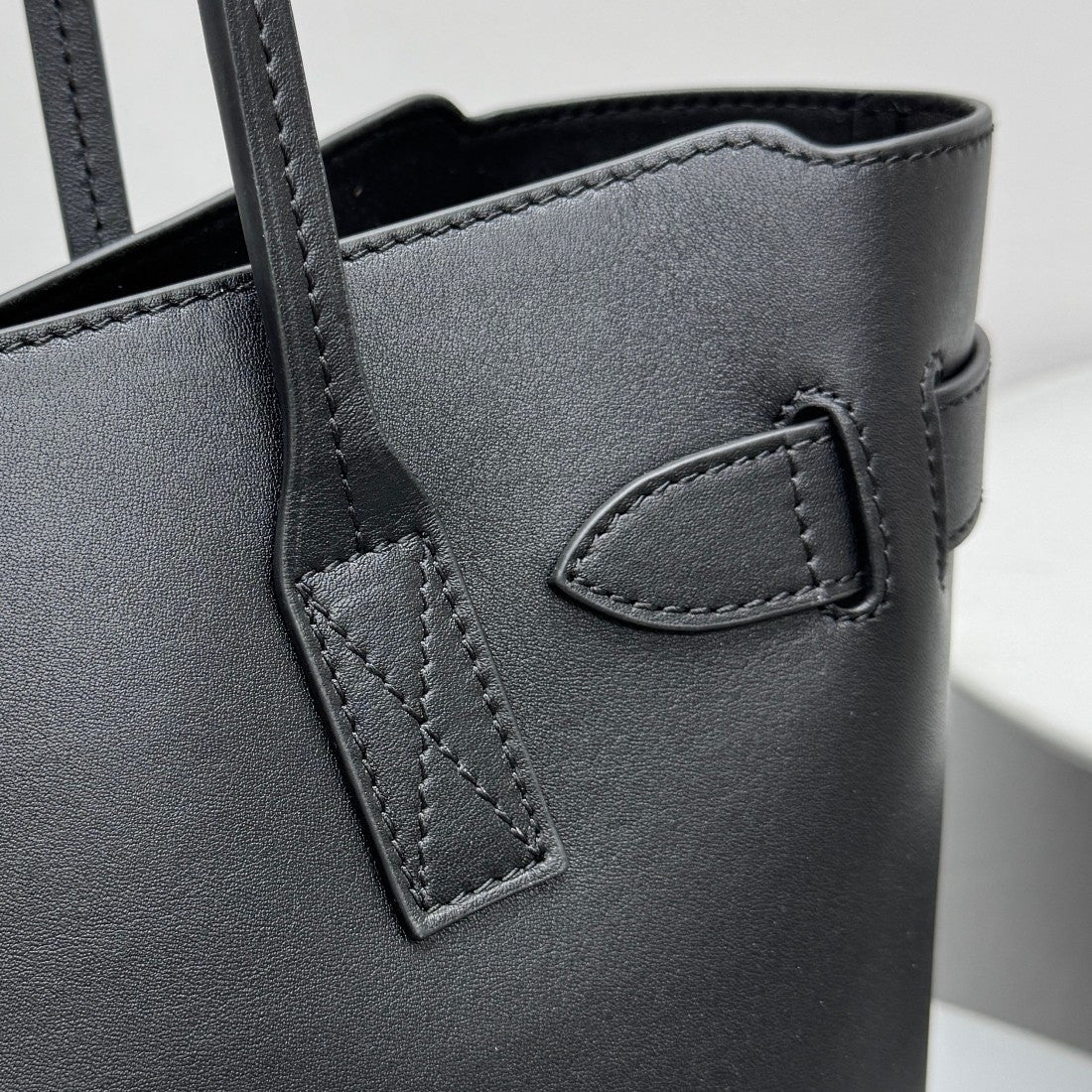Balenciaga Bel Air Tote Bag Medium #330997