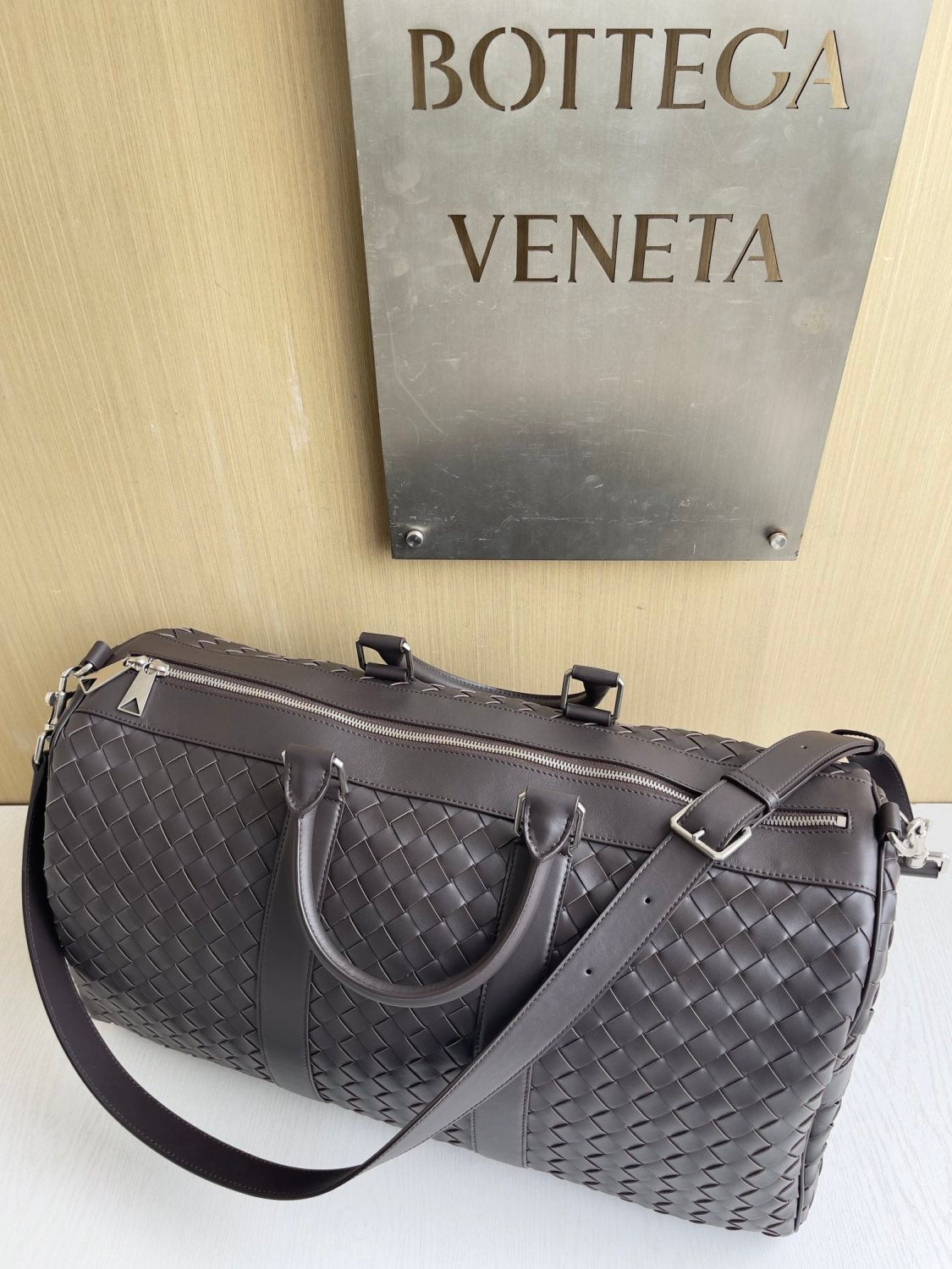 Bottega Veneta Intrecciato Men's Solid Color Adjustable Detachable Shoulder Strap Woven Calfskin Travel Bag #77472