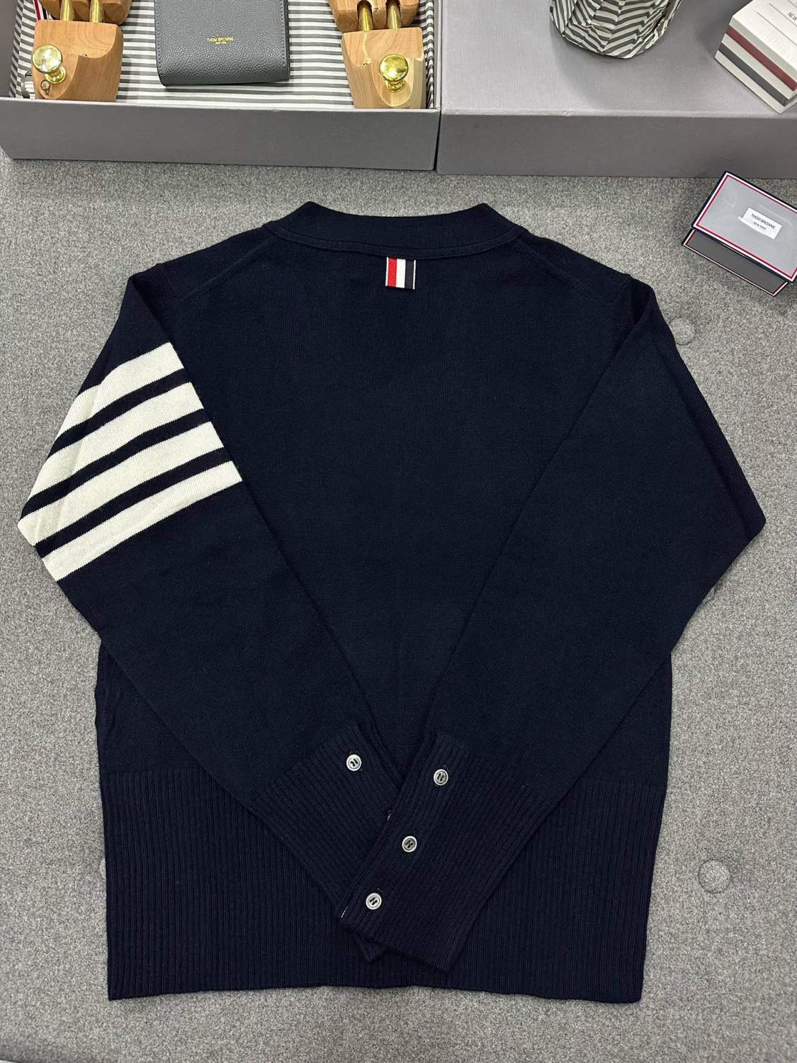 Thom Browne Men's Spring & Autumn Striped Solid Color V-Neck Cashmere Fitted Long Sleeve Knit Cardigan Ngvp #1945