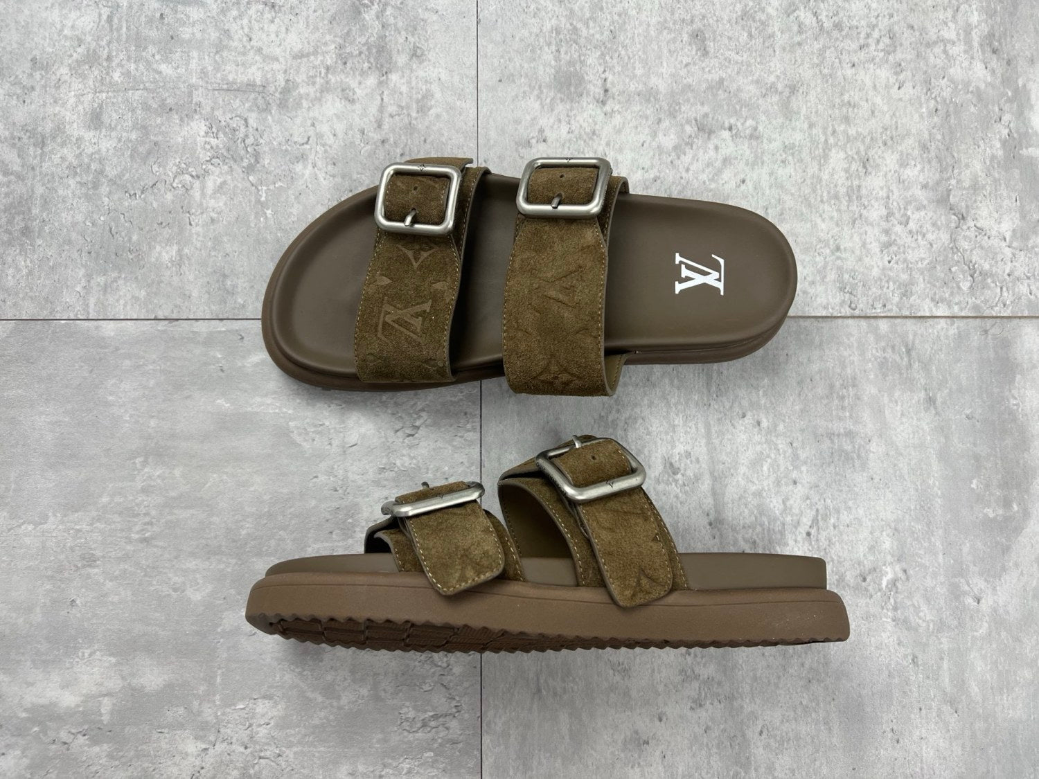 Louis Vuitton Men's Summer Solid Color Classic Fashion Casual Logo Print Slippers Round Toe Flat Mule Shoes #78169