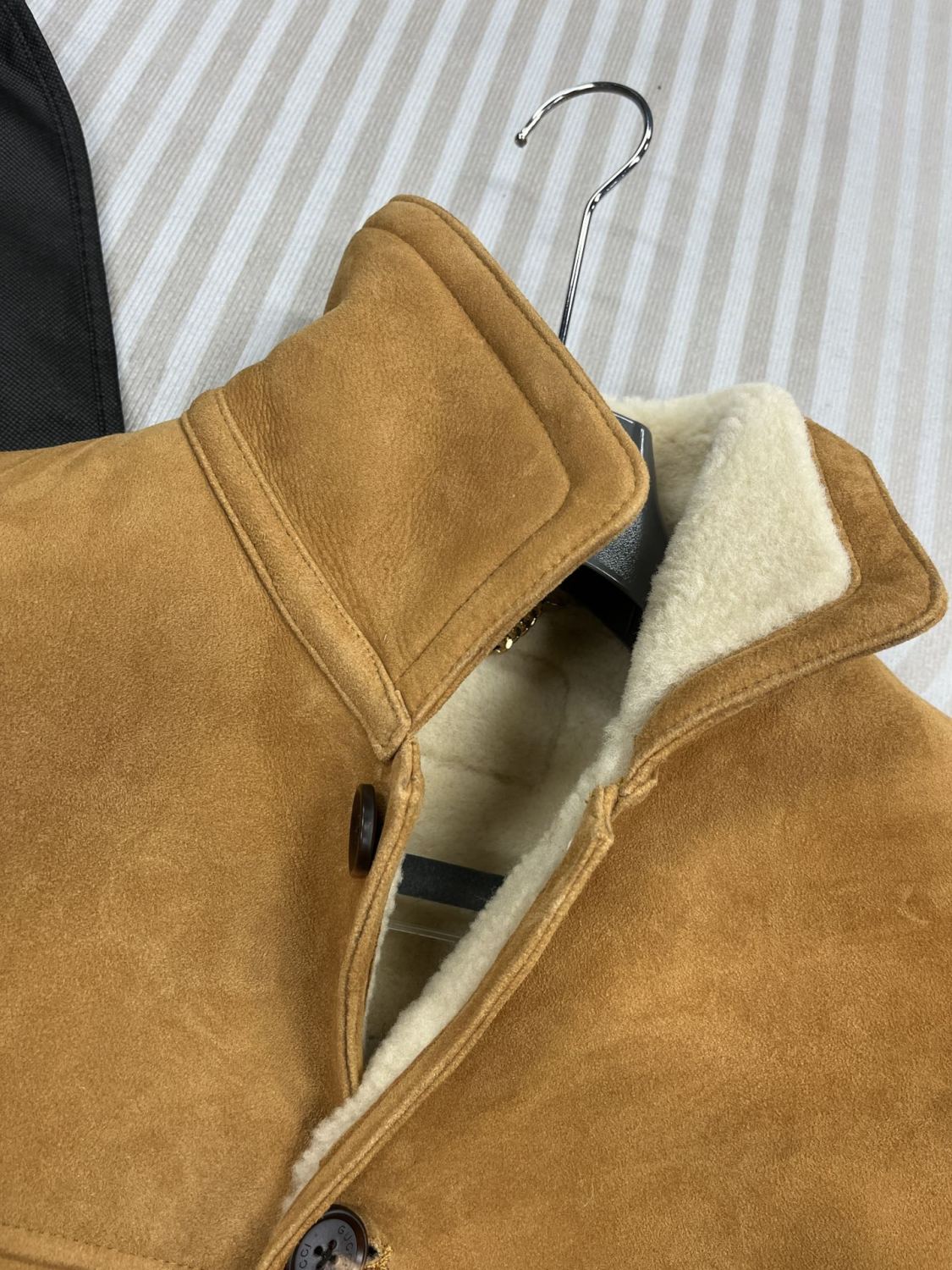Gucci Men's And Women's Autumn And Winter Solid Color Suede Single Breasted Long Sleeved Wool Lined Jacket #74481