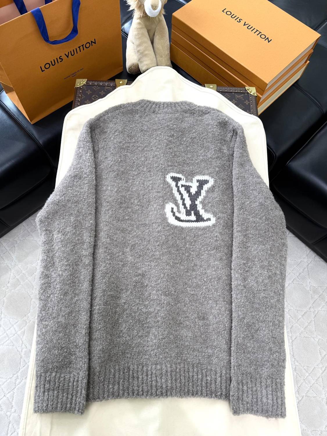 Louis Vuitton Men's Spring and Autumn Solid Color Letter Printed Crew Neck Wool Knit Long Sleeve Sweater #74694