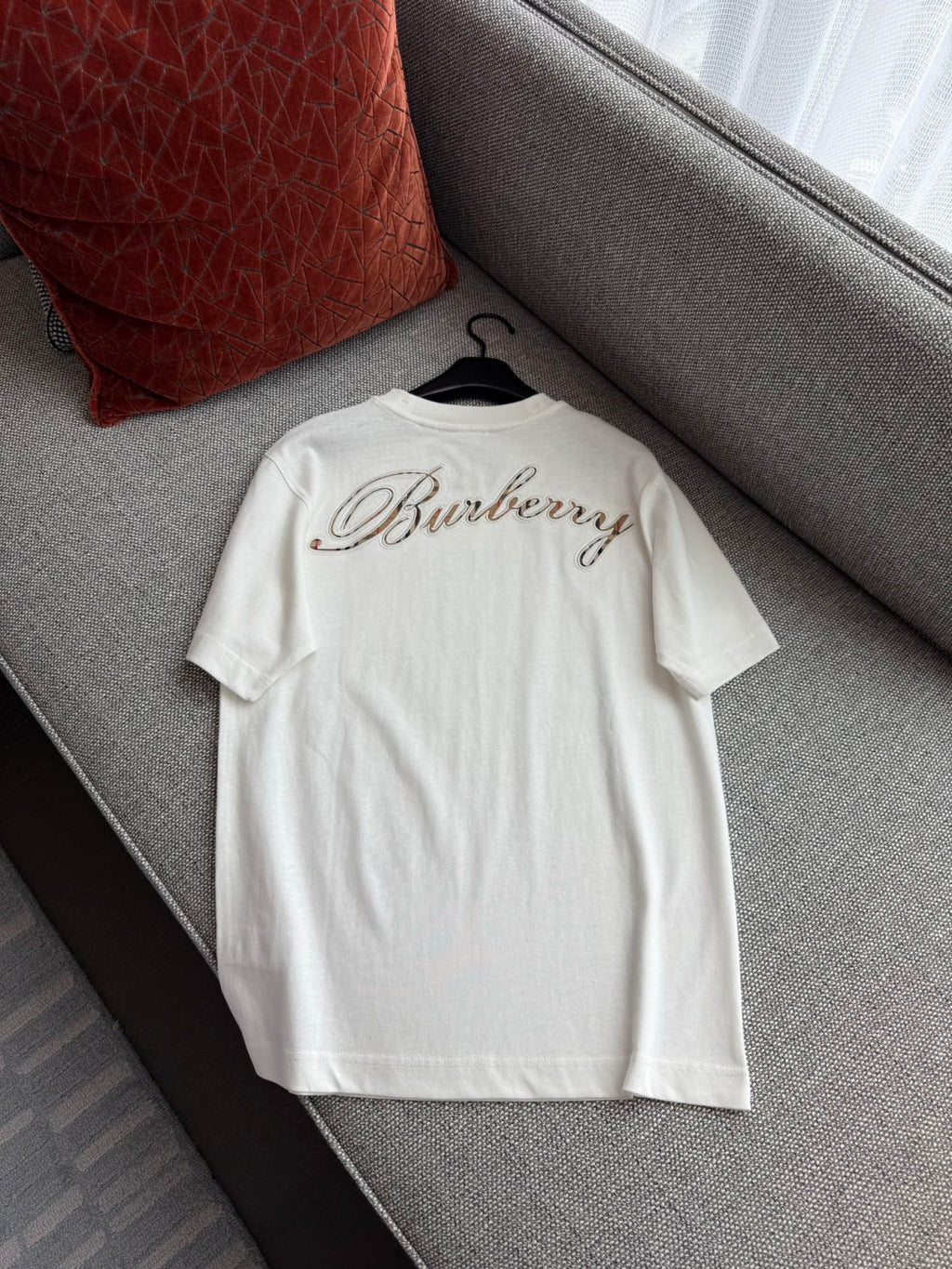 Burberry 26ss Men's and Women's Artistic Font Logo Embroidered T-shirt #333415