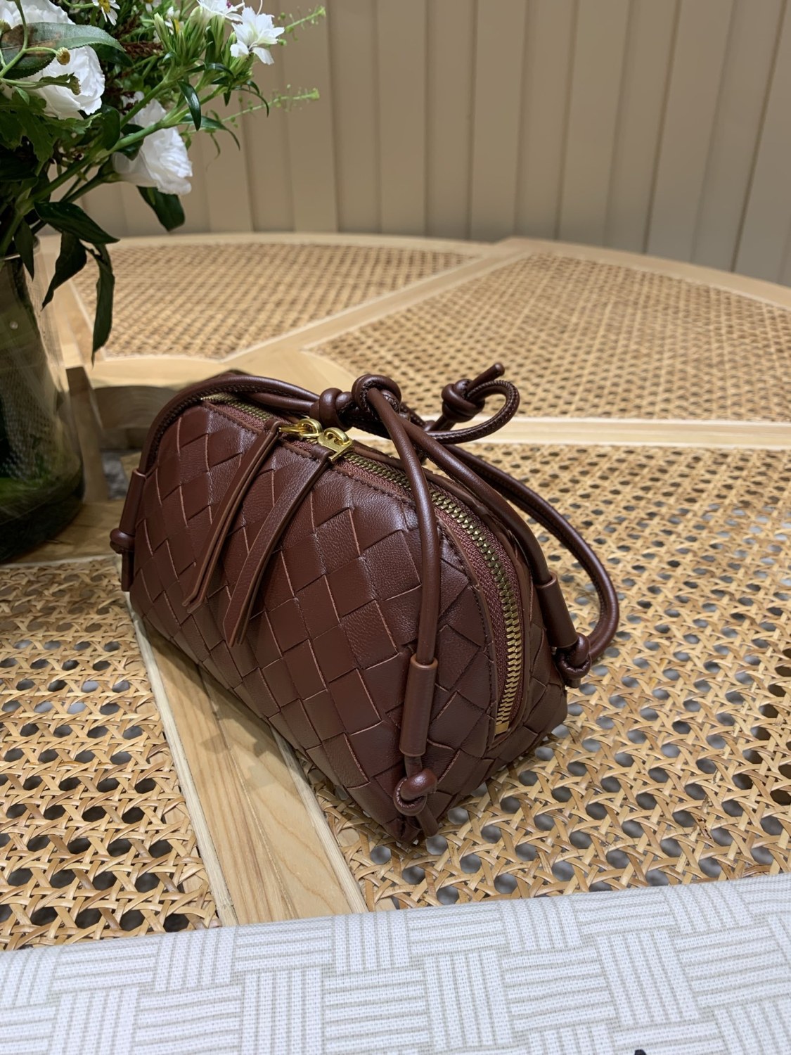 Bottega Veneta Women's Concert Intrecciato Weave Adjustable Tubular Shoulder Strap Sliding Knotted Sheepskin Clutch #332754