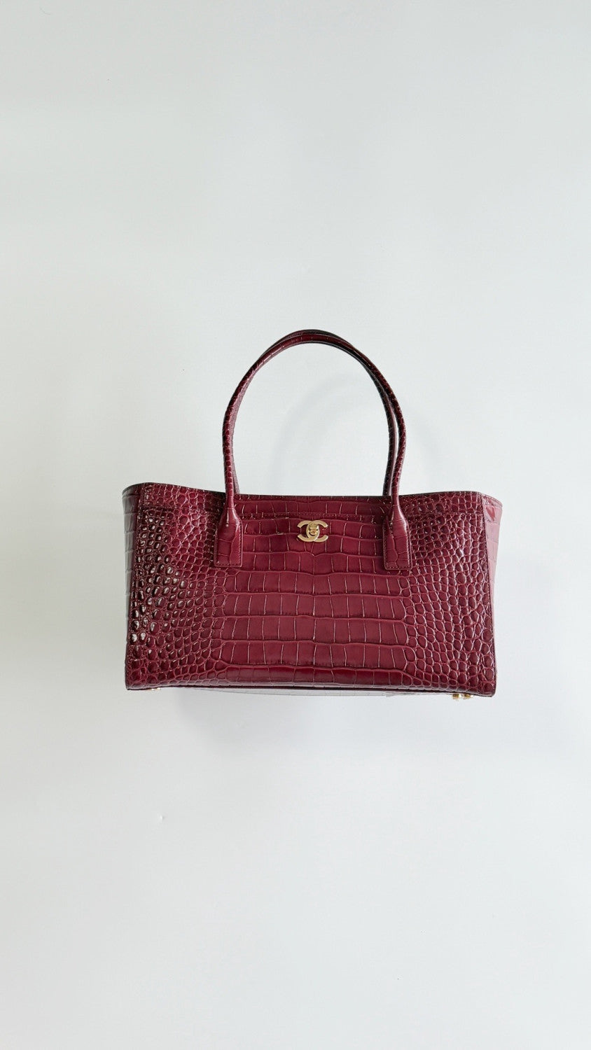 Chanel Women's New 26S Cerf Classic Commuter Tote In Burgundy Available In Two Sizes Bag Lady Bags #197228
