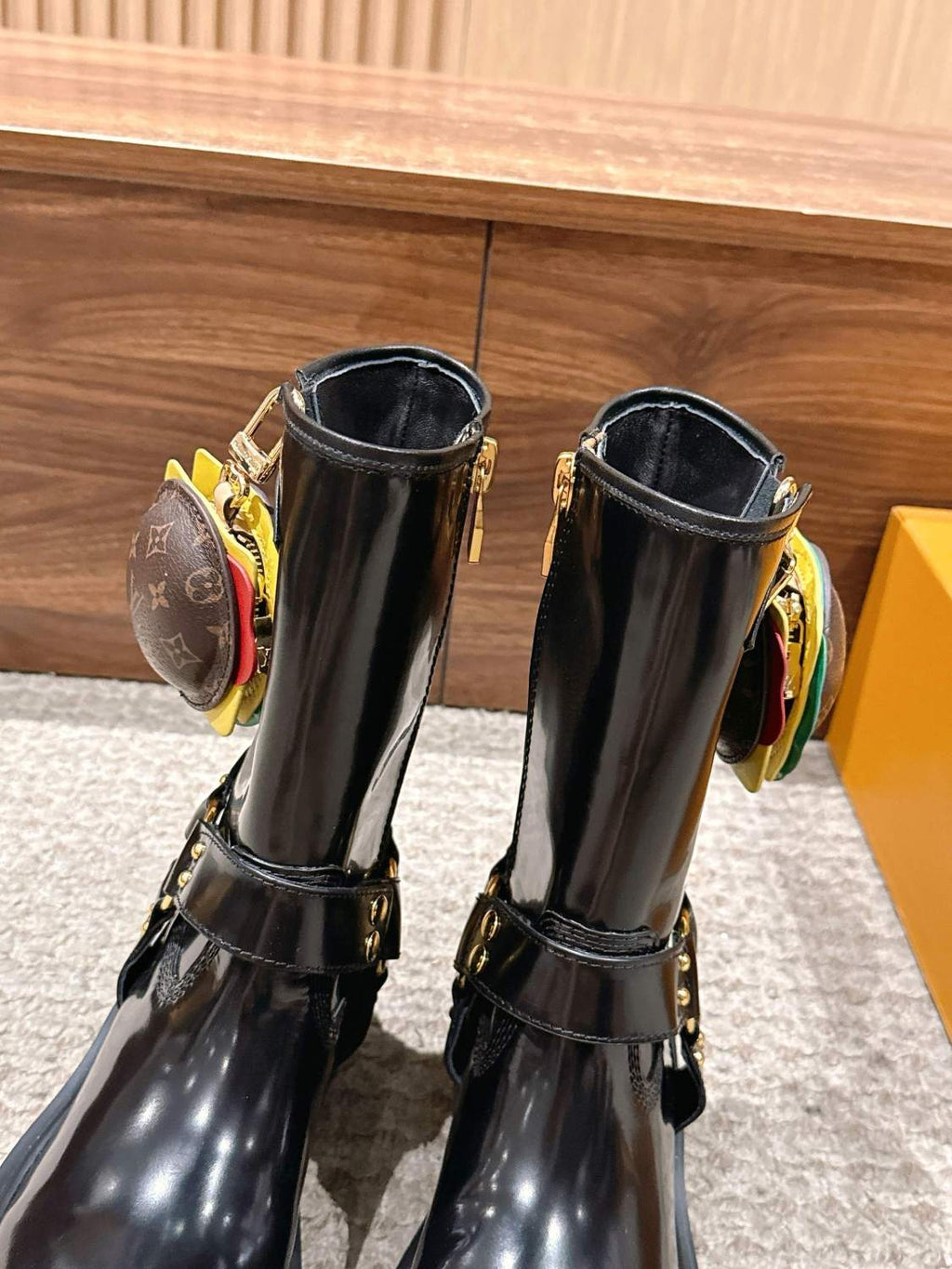 Louis Vuitton x Timberland Men's & Women's Fall/Winter Fashion Hamburger Bag Detail Leather Lined Sheepskin Solid Color Flat Zipper Casual Mid-Calf Motorcycle Boots Shoes Ngvp #2534