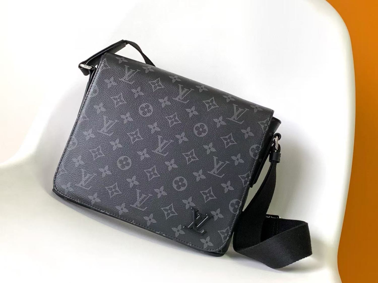 LOUIS VUITTON District Series Men's Blue-Grey with Black Monogram. Adjustable Shoulder Strap. Painted Single Shoulder/Crossbody Bag M44000/M44001 #81933L