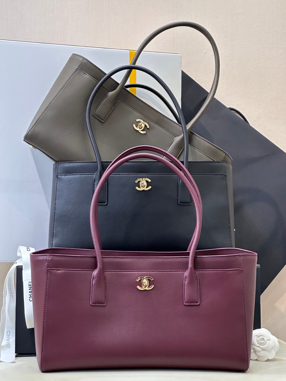 Chanel 2026 Spring/Summer Small Shopping Bag Red Leather Clutch Stylish Elegant Spacious Tote Bag Bags #196870