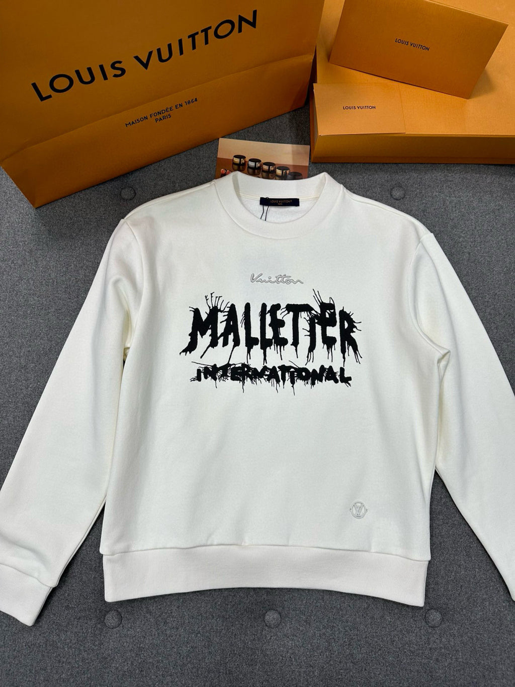 Louis Vuitton Men Women Spring Autumn Letter Printed Round Neck Long Sleeve White Sweatshirt Pullover #97889