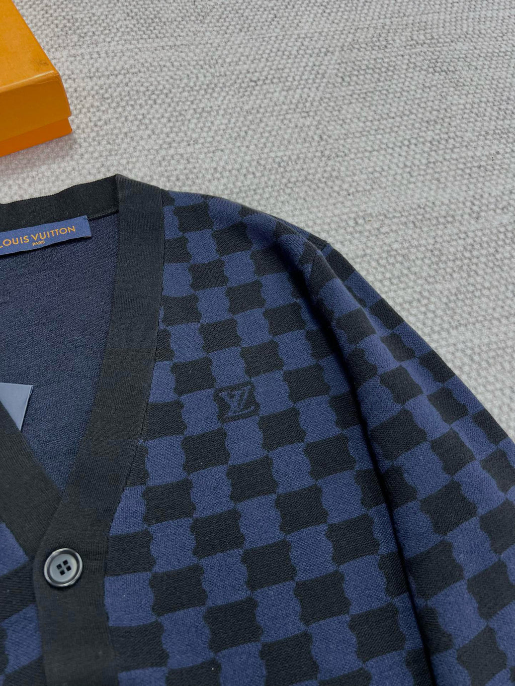 Louis Vuitton Men's Autumn And Winter V-neck Plaid Loose Wool Single Breasted Long Sleeved Jumper Jacket #99332