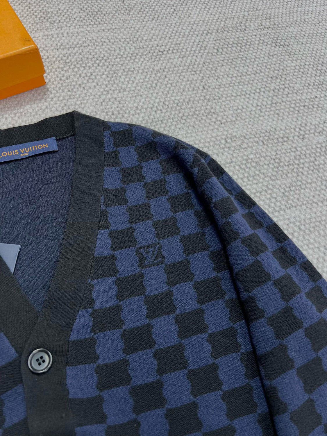 Louis Vuitton Men's Autumn And Winter V-neck Plaid Loose Wool Single Breasted Long Sleeved Jumper Jacket #99332