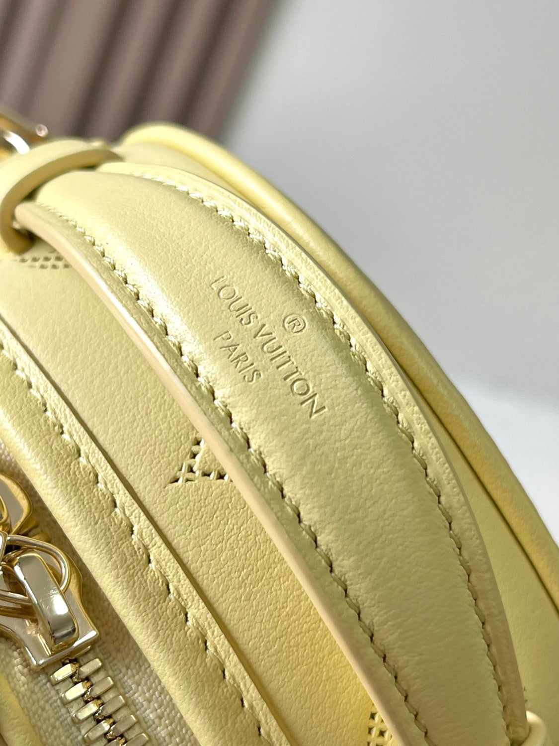 Louis Vuitton Mini Boîte Chapeau Flower Ring Women's Detachable Adjustable Shoulder Strap Zip Closure Solid Colour Cow Leather Handbag Shoulder Crossbody Bag Bags #76822