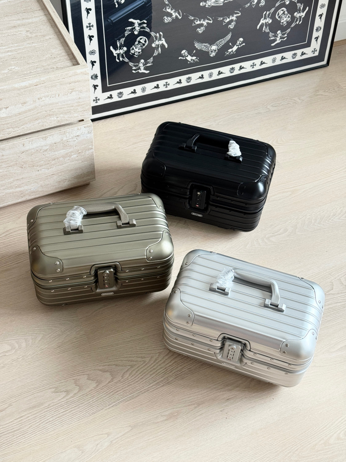 RIMOWA Aluminum Travel Vanity Case in Silver #379431