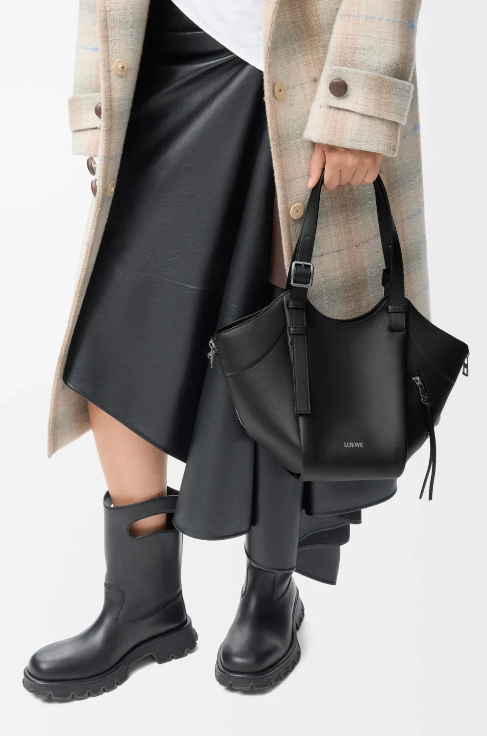 Loewe Hammock Flip Bag in Classic Calfskin #336658