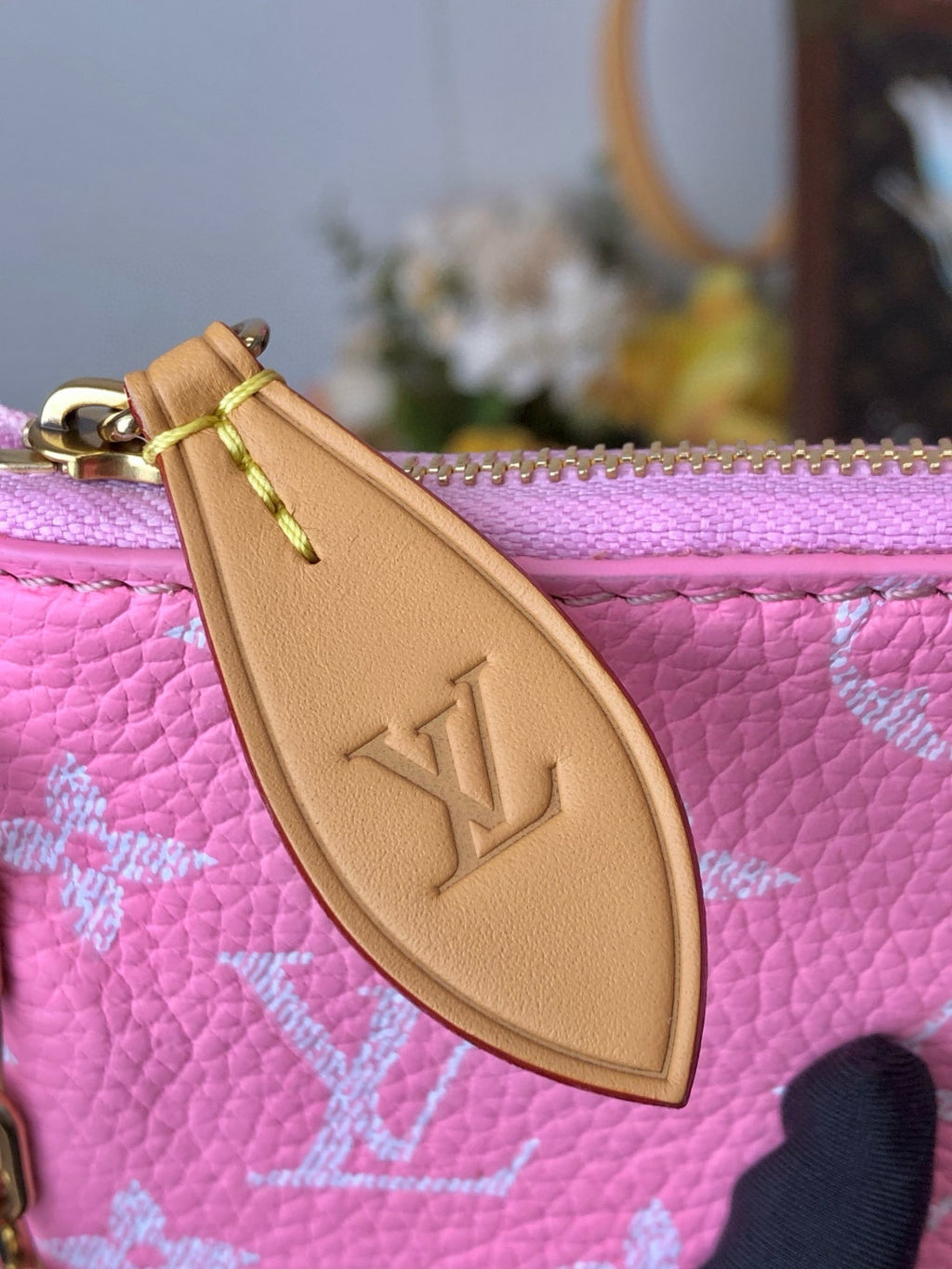Louis Vuitton Women's Fashion Classic Cherry Blossom Pink Logo Zipper Closure Leather Shoulder Bag Handbags In Small Medium And Large Sizes Crossbody Bag Bags #78657