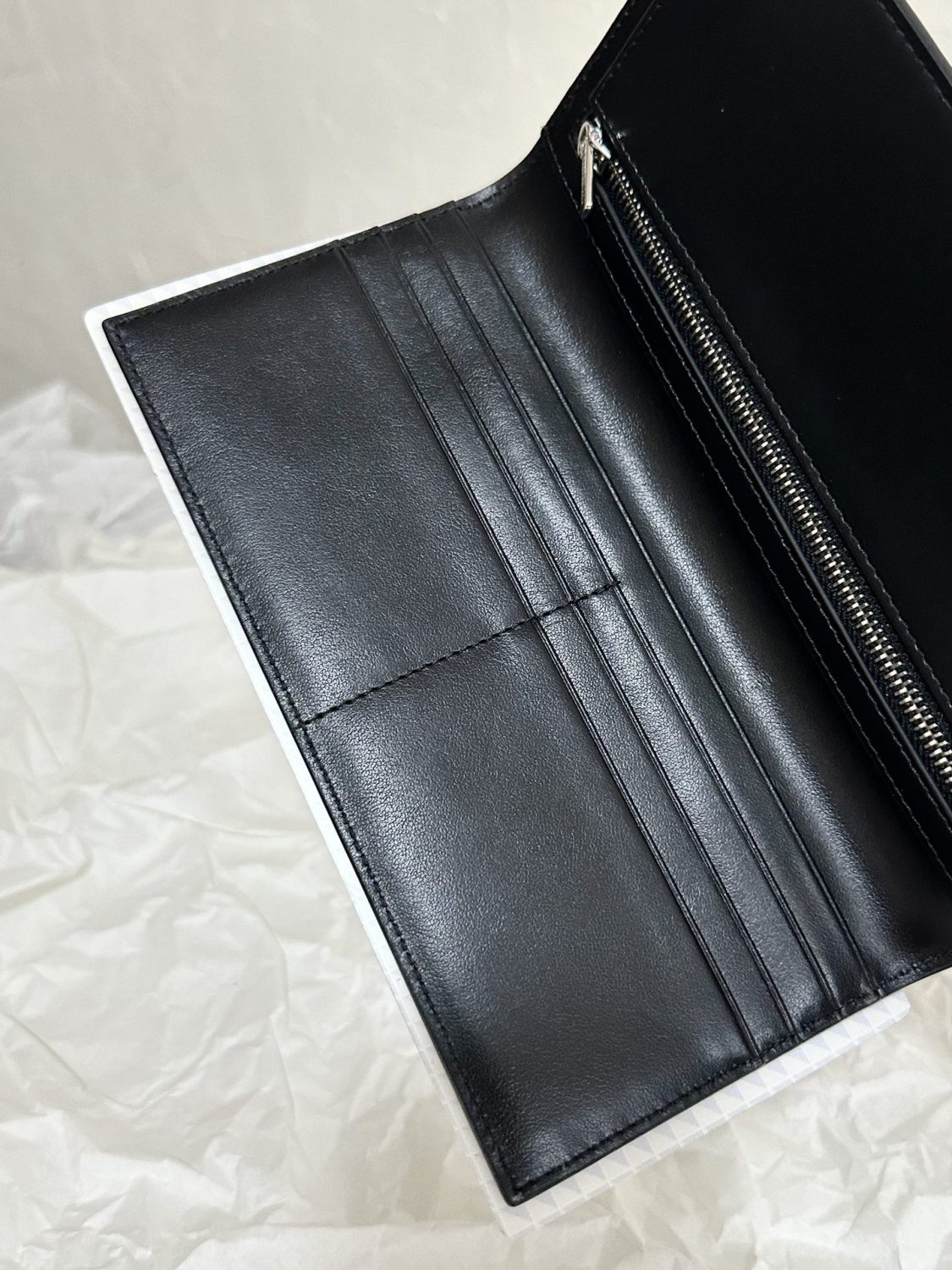 Balenciaga Men's Solid Color Alphabet Logo Embossed Lambskin Passport Case Wallet Cell Phone Bag Bags #195349