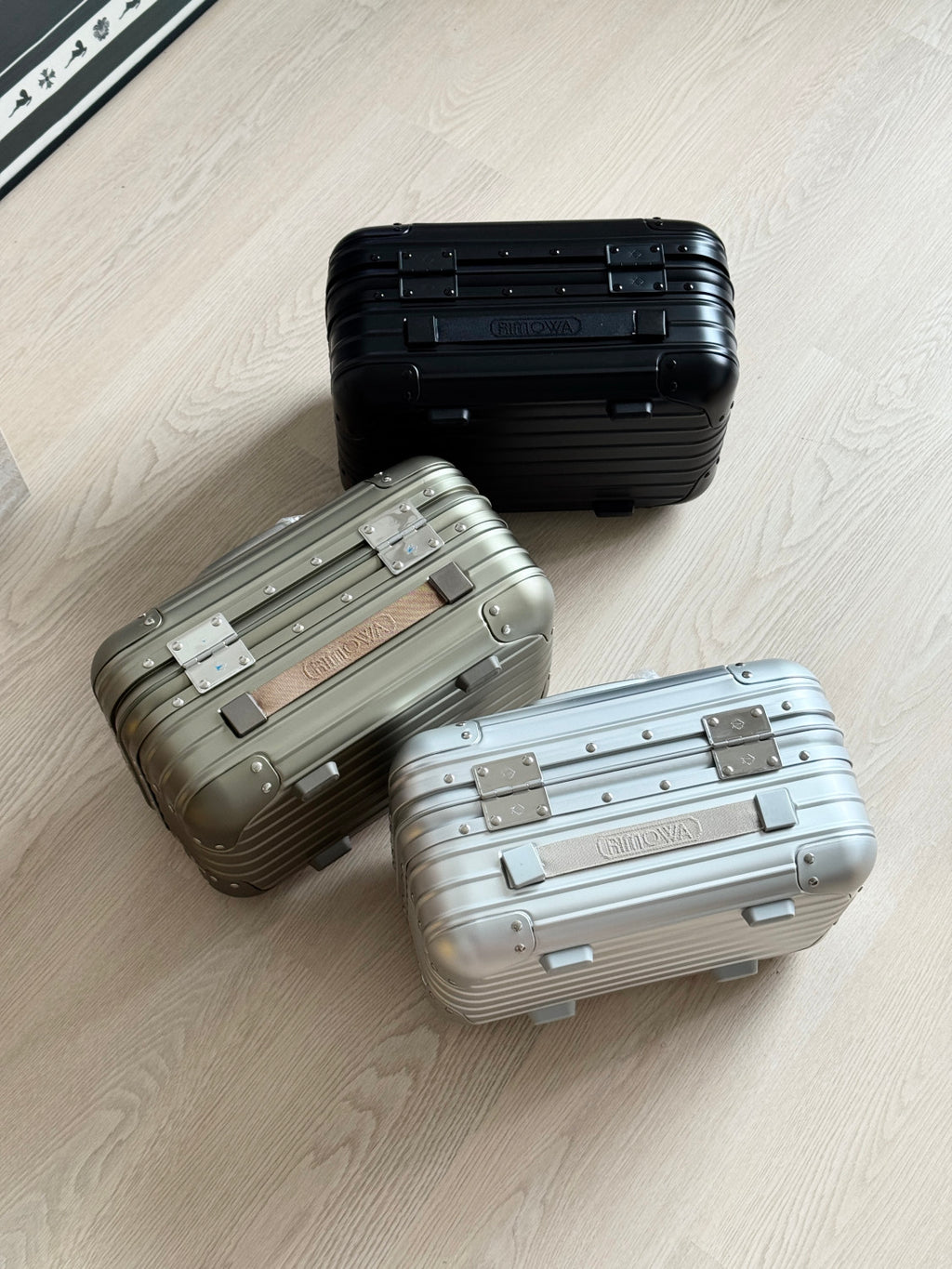RIMOWA Aluminum Travel Vanity Case in Silver #379431