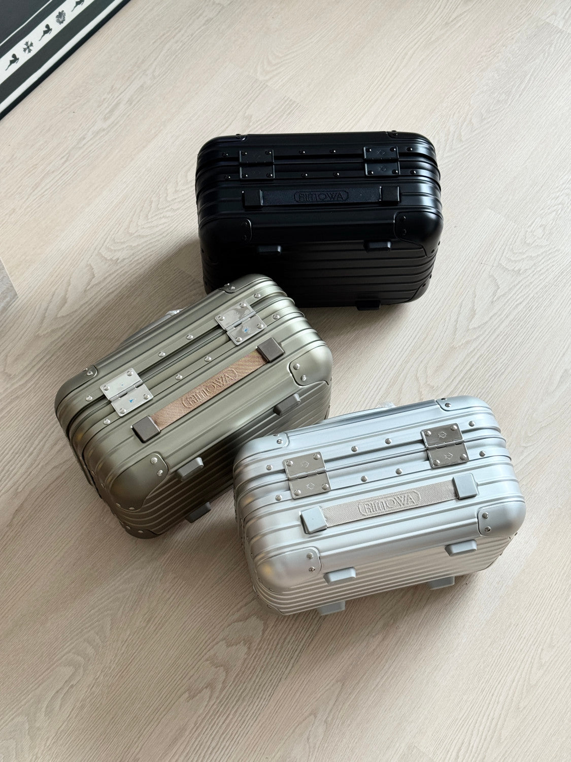 RIMOWA Aluminum Travel Vanity Case in Silver #379431