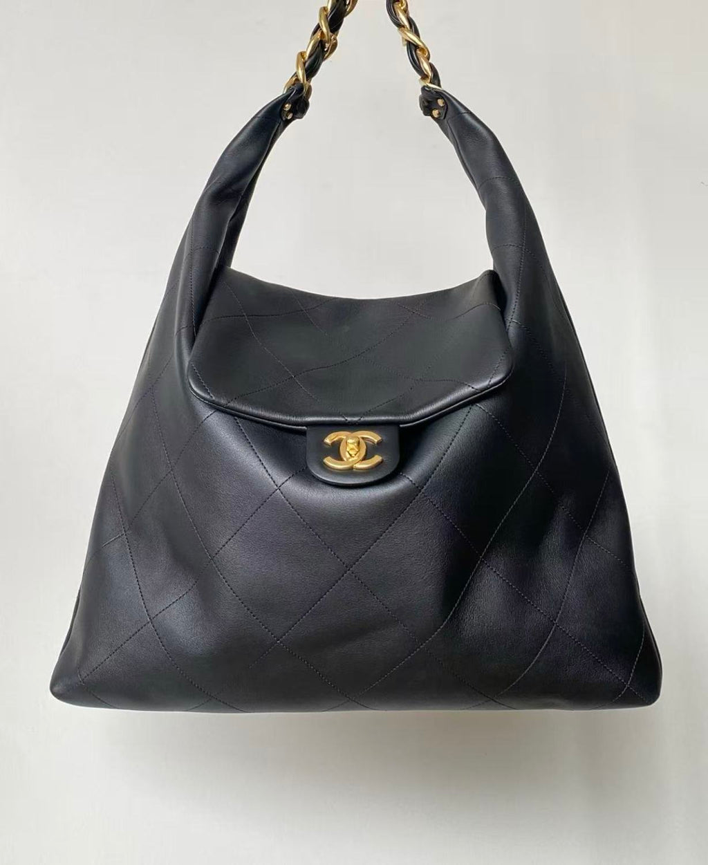 Chanel Women's Fashion Classic Solid-Color Leather Oversized Hippie Bag Chain Shoulder Bag Tote Bag Bags AS5839-B22140-94305 #79117
