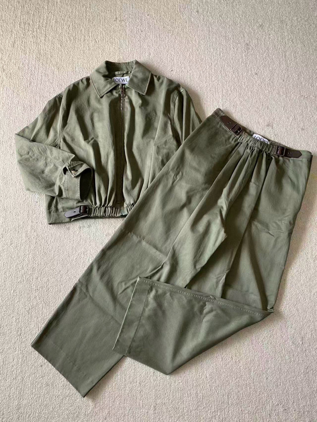 Loewe Men's And Women's Spring/fall Fashion Casual Solid-color Lapel Zipper Cotton Satin Fabric Waist Tapered Jacket  Elastic Waist Straight Leg Pants Suit Set #79174