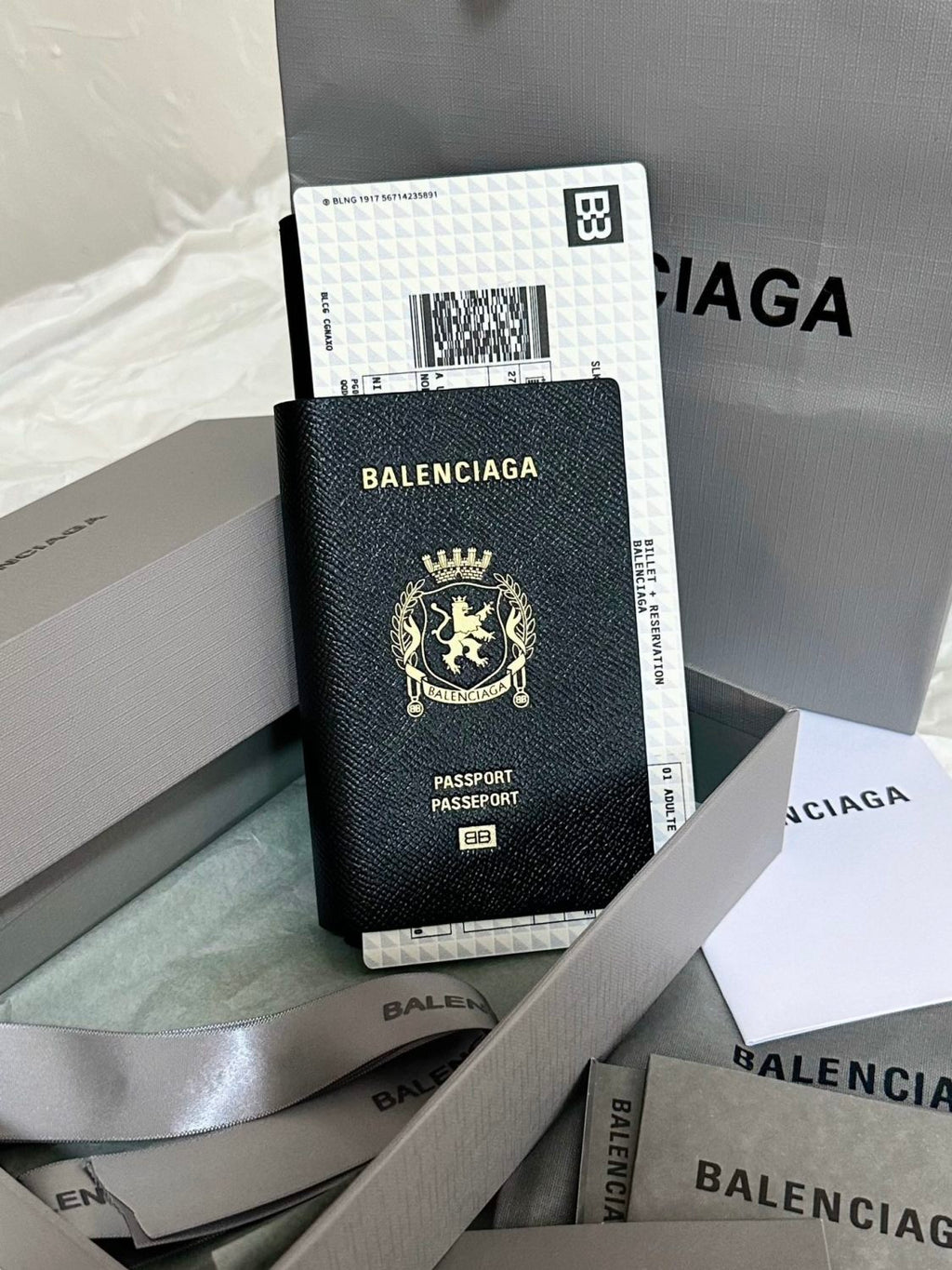 Balenciaga Men's Solid Color Alphabet Logo Embossed Lambskin Passport Case Wallet Cell Phone Bag Bags #195349