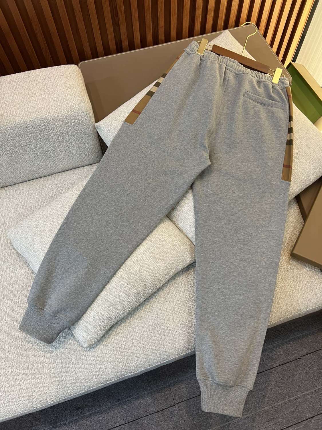 Burberry Men's Spring & Fall Side Check Crop Cotton Drawstring Knit Sweatpants Pants #72529