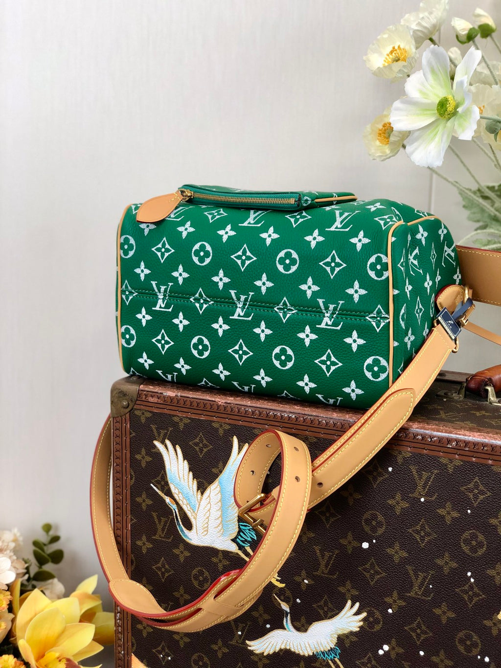 Louis Vuitton Women's Fashion Classic Grass Green Logo Zipper Closure Leather Shoulder Bag Handbags In Small Medium And Large Sizes Crossbody Bag Bags #78661