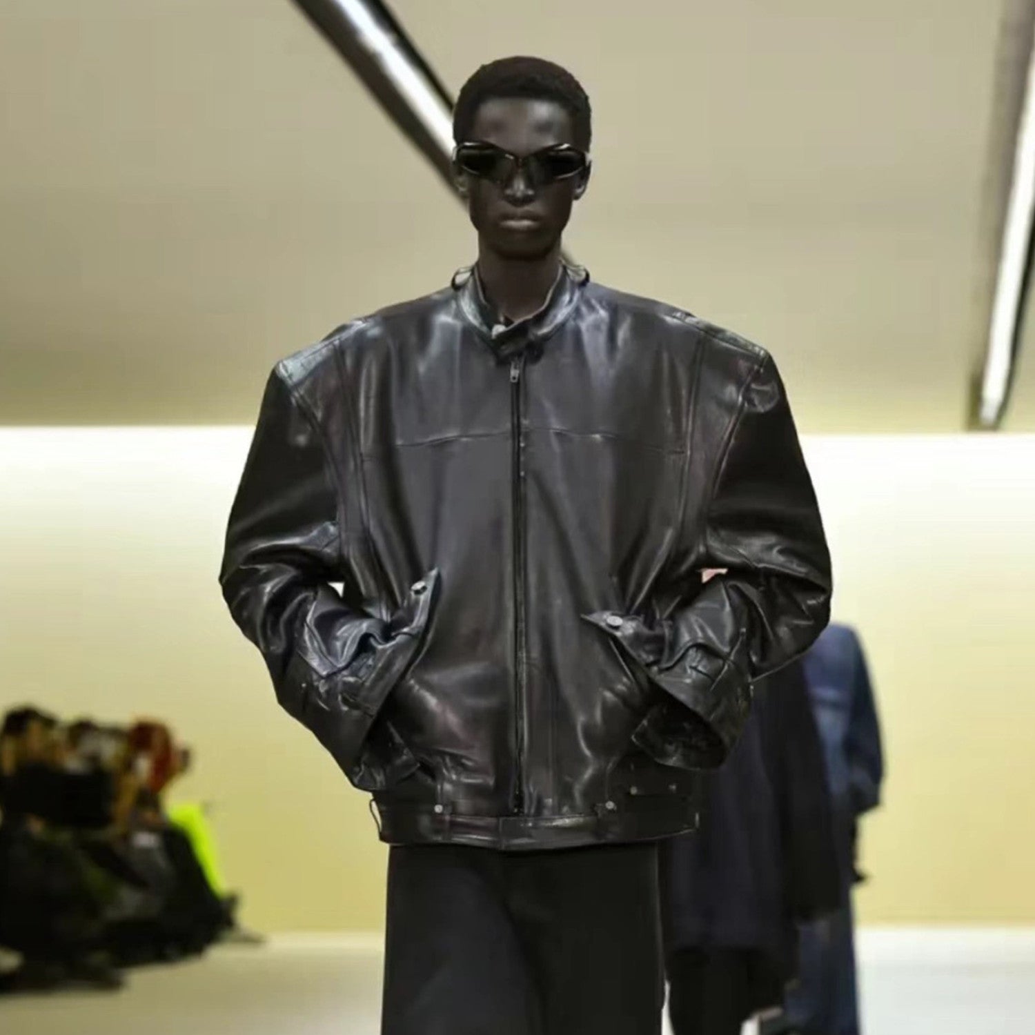 Balenciaga Deconstructed Zip-Up Jacket In Black Ngvp #6682