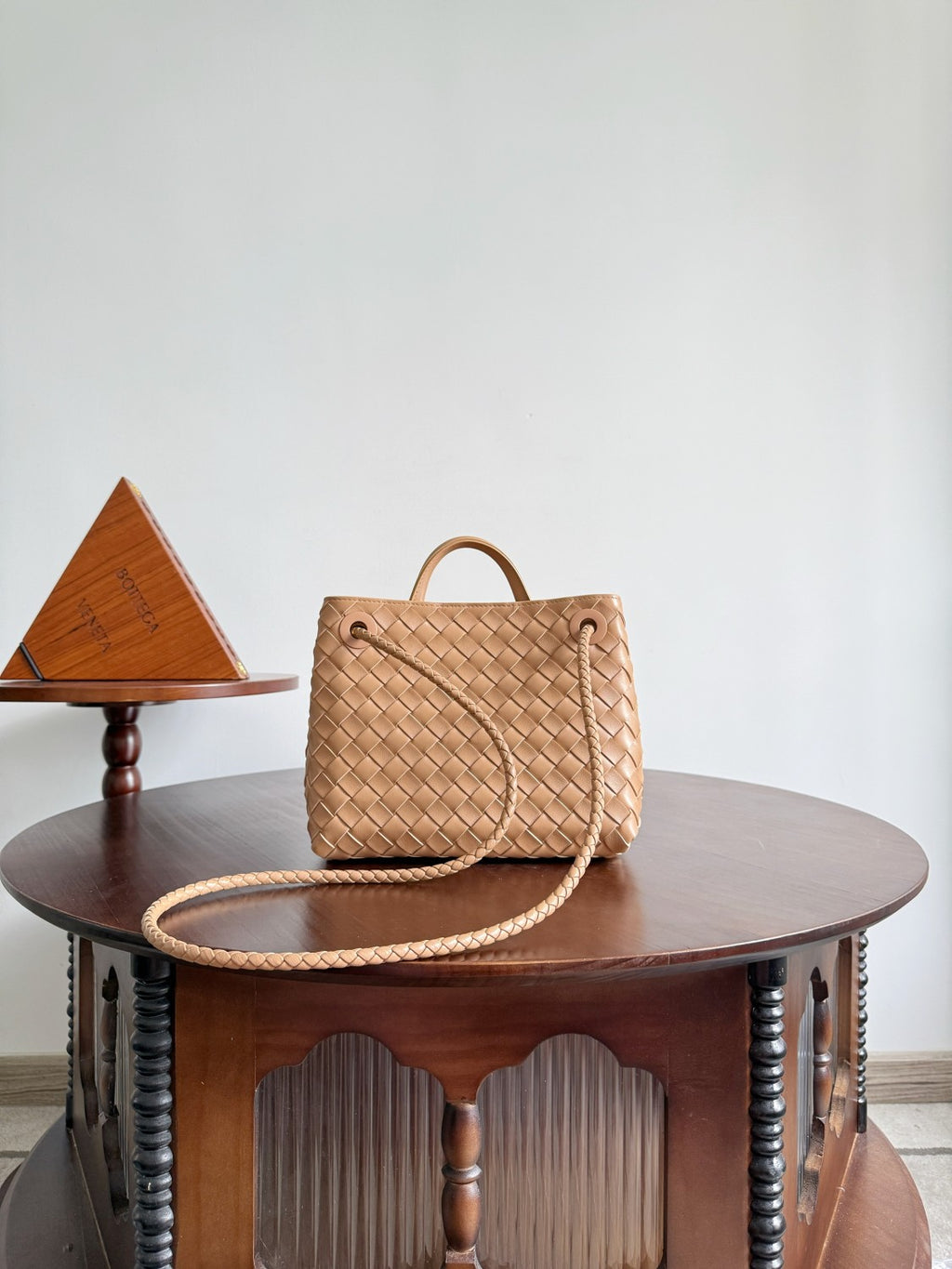 Bottega Veneta Andiamo Woven Design Leather Single Room Tote Women's Brown #332699