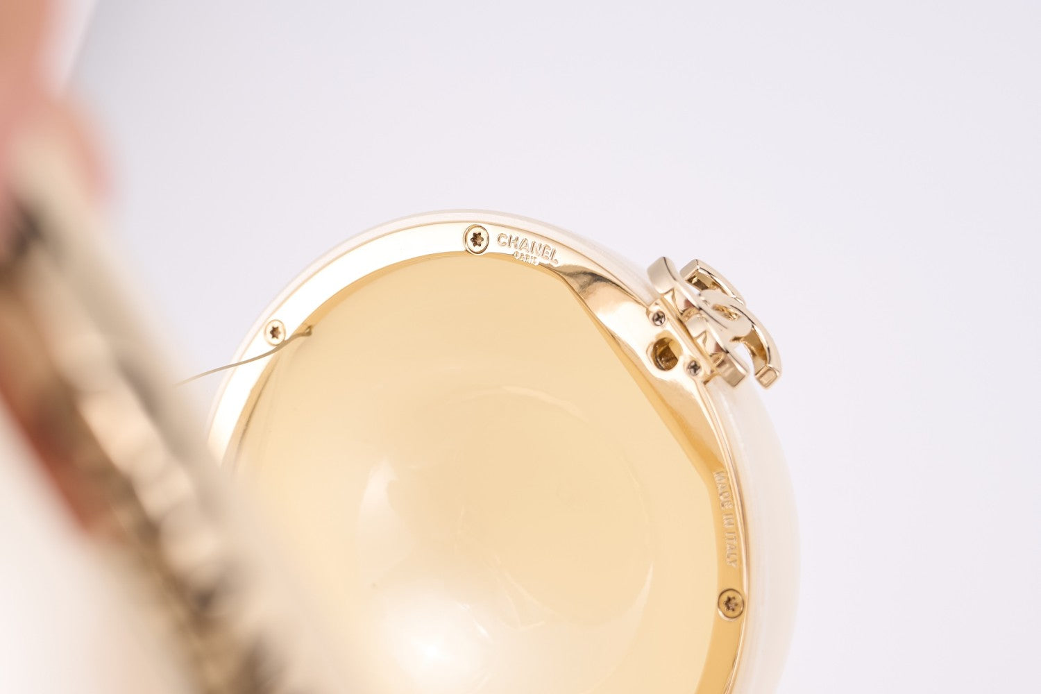 Chanel Women's Fashion Solid Color Pearl Spherical Handbag Metal Circle Handle Evening Bag Bags Ngvp #1538