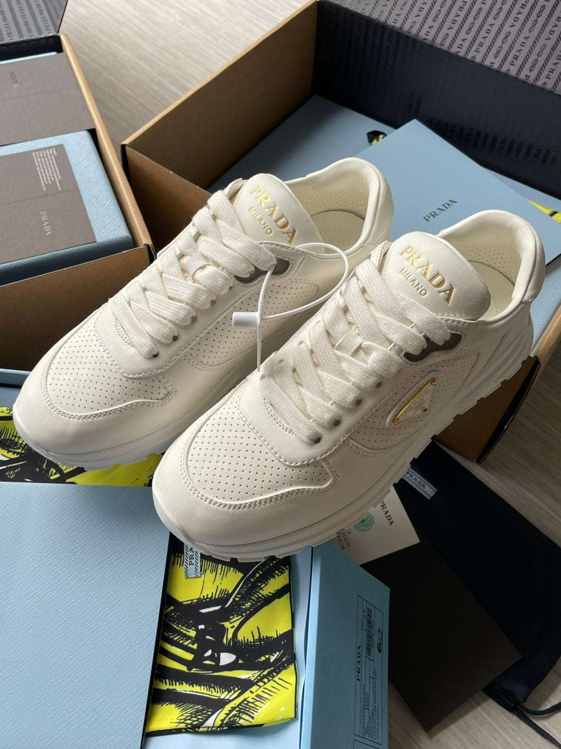 Prada Men's And Women's Spring/Summer Fashion Casual Round Toe Lace Up Enamel Triangle Metal Logo Leather Low Top Casual Sneakers  Shoes #78337