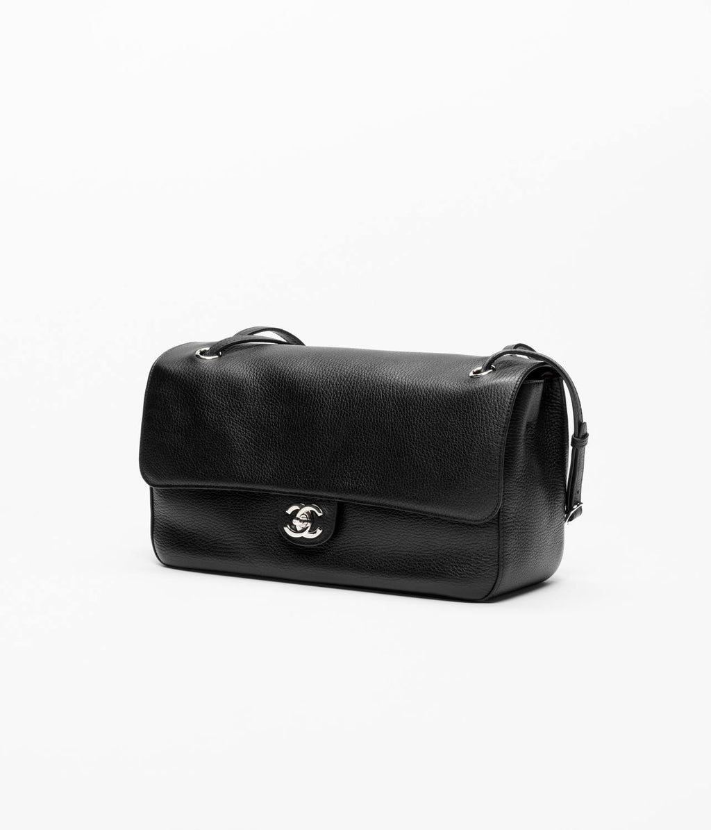 Chanel Maxi Flapbag Grained Calfskin Silver Metal #378922