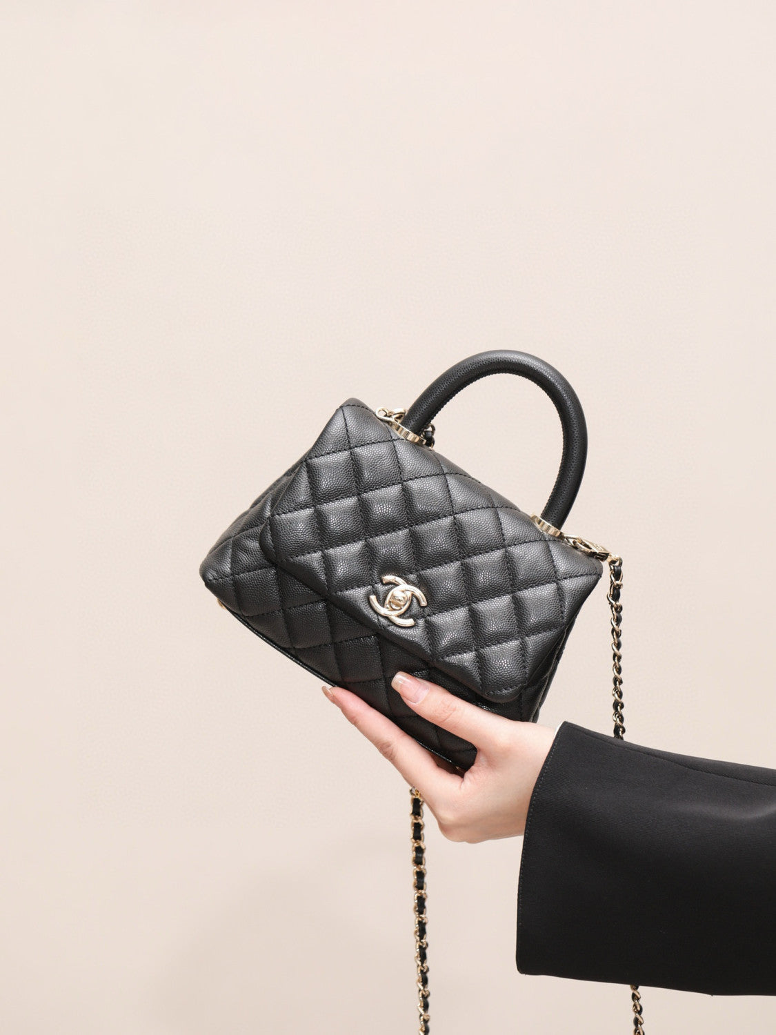 Chanel COCO Handle 16 Classic Logo Black Gold Leather Caviar Chain Shoulder Crossbody Mini Small Medium Women's Spring Summer Black Bag Bags #81386