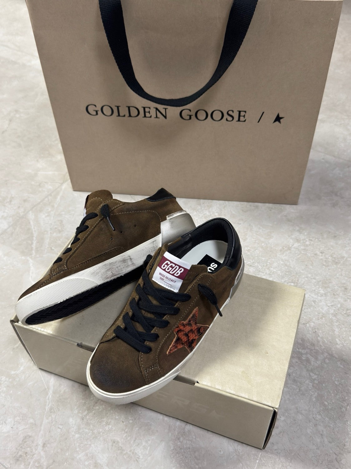 Golden Goose Ball Star in Gray Suede With Leather Star and Nappa Leather #382031