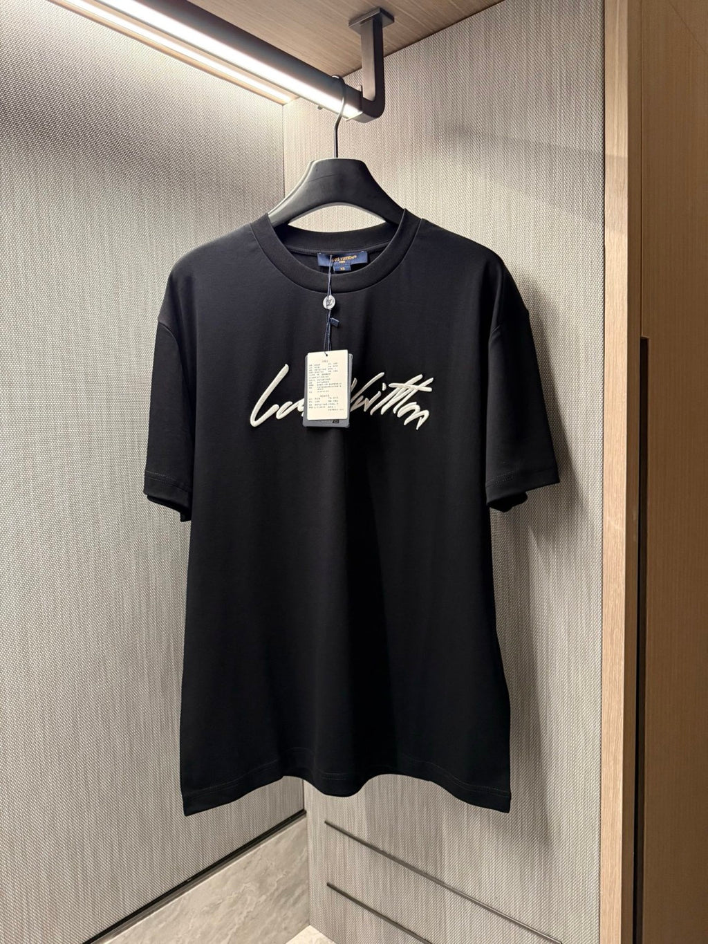 LOUIS VUITTON Women's and Men's Handwritten Logo T-shirt Simple Basic Style Embroidered letters ##332341
