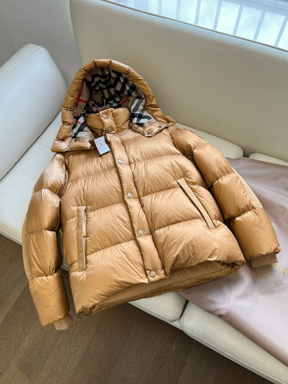 Burberry Men's And Women's Winter Single Breasted Zip Up Detachable Sleeve Nylon Puffer Down Jacket #97742