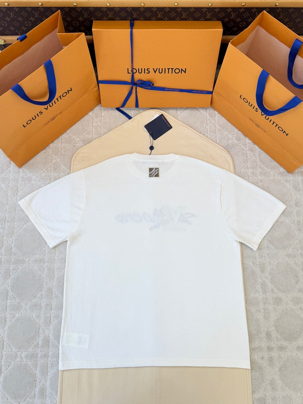 Louis Vuitton Short-Sleeved Crewneck #336976