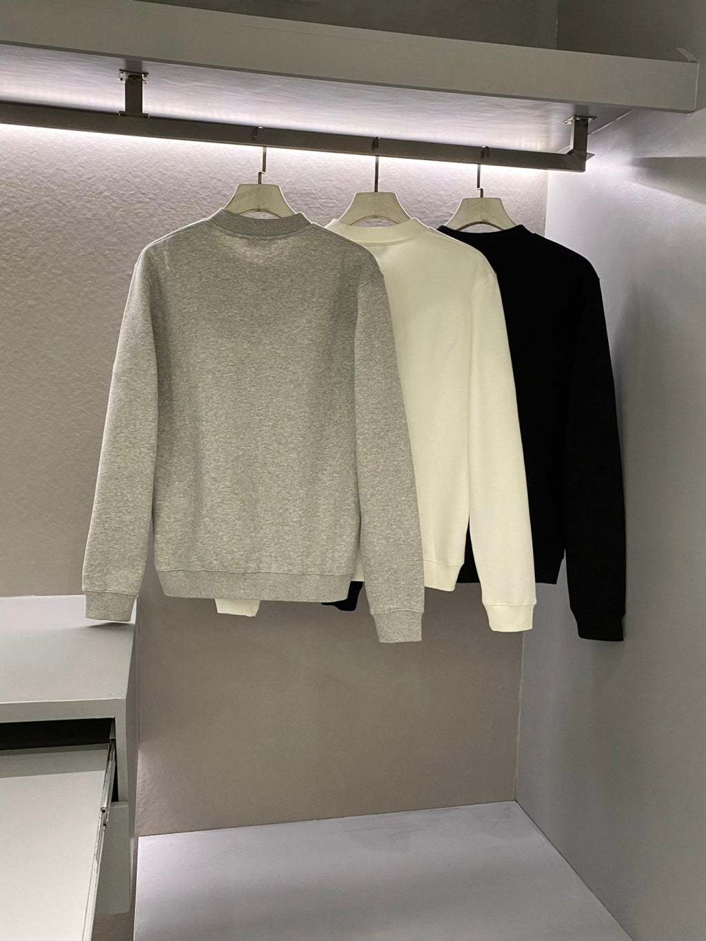 Dior Men's Spring and Autumn Solid Color Embroidery Letter Logo Round Neck Cotton Long Sleeve Sweatshirt Pullover #72911