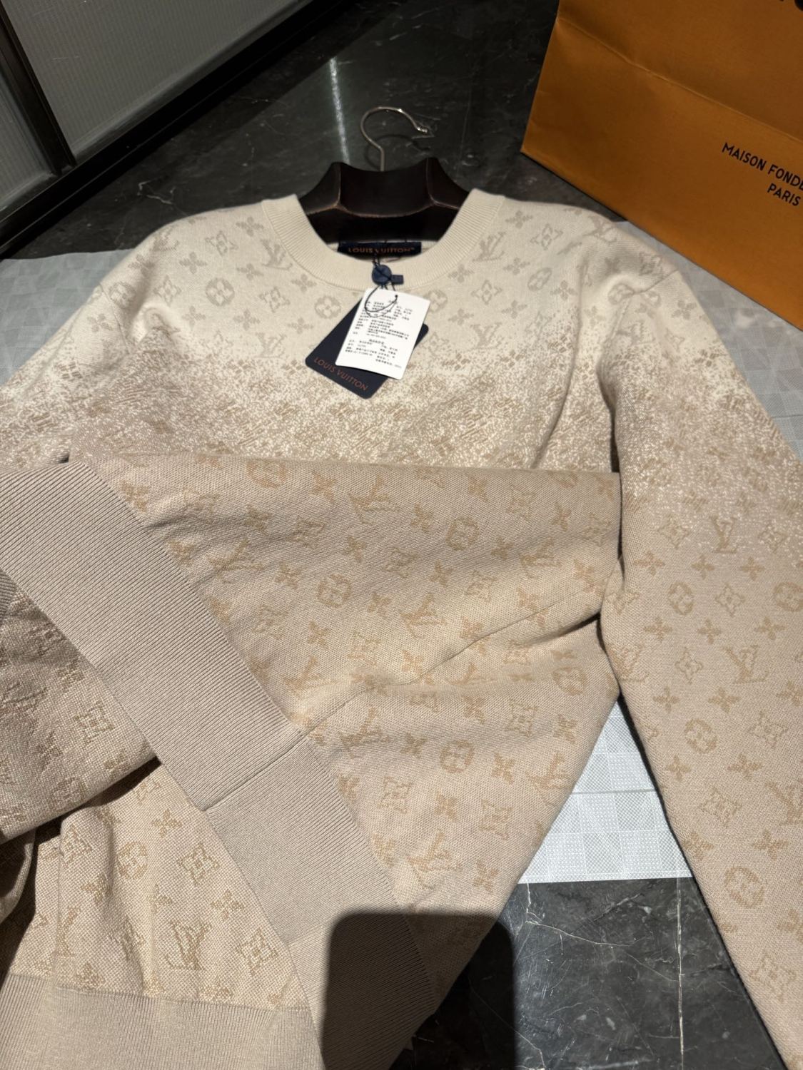 Louis Vuitton Monogram Long-Sleeved Crewneck 1AJTX9 #337083
