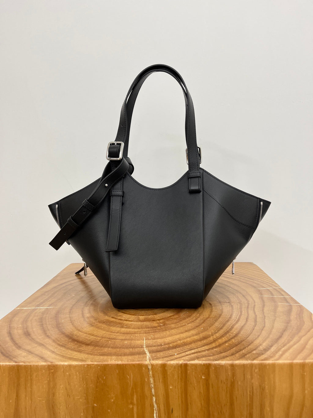 Loewe Hammock Flip Bag in Classic Calfskin #336658