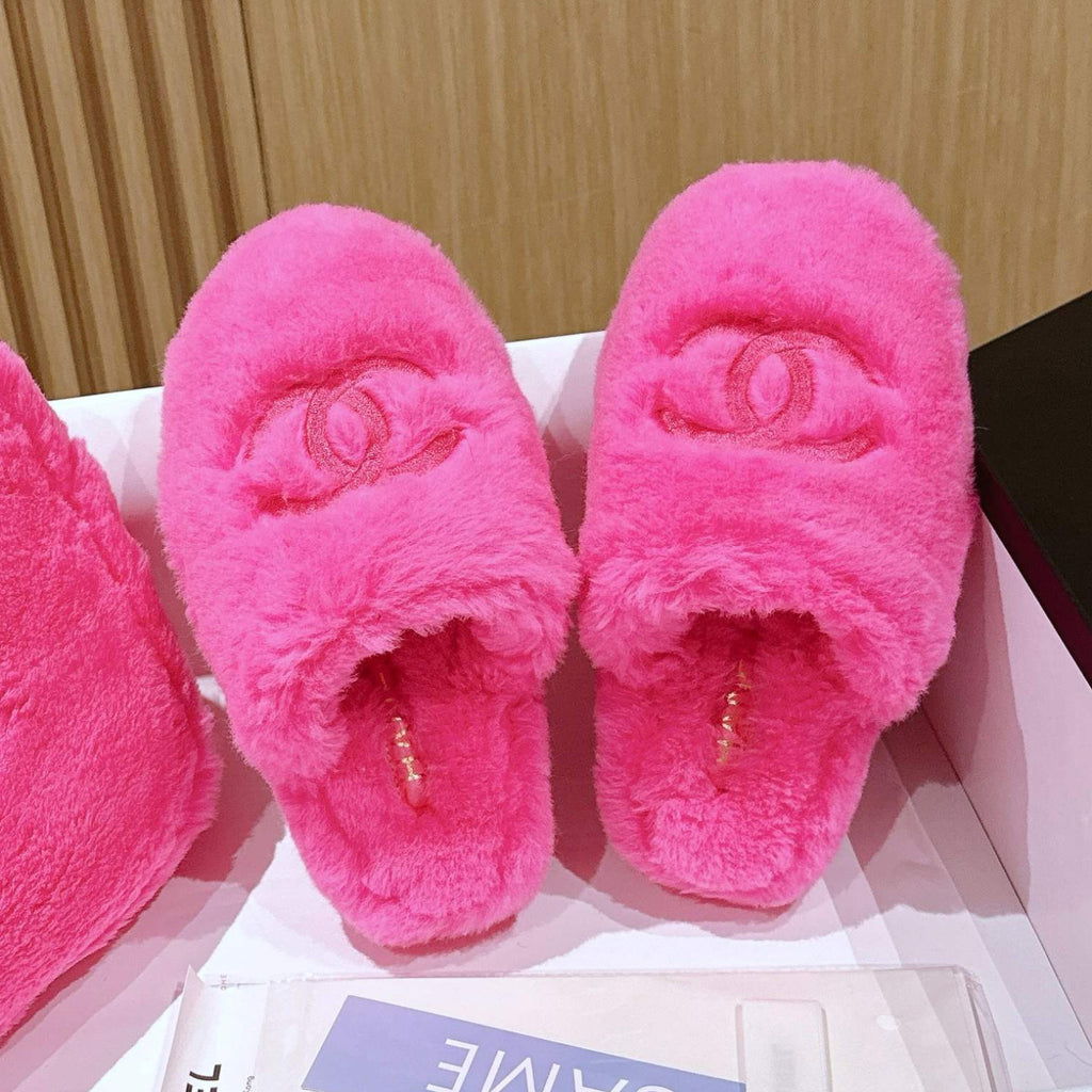 Chanel Winter Fashion Casual Round-Toe Thick-Sole Plush Home Slippers with Storage Bag Shoes #79278
