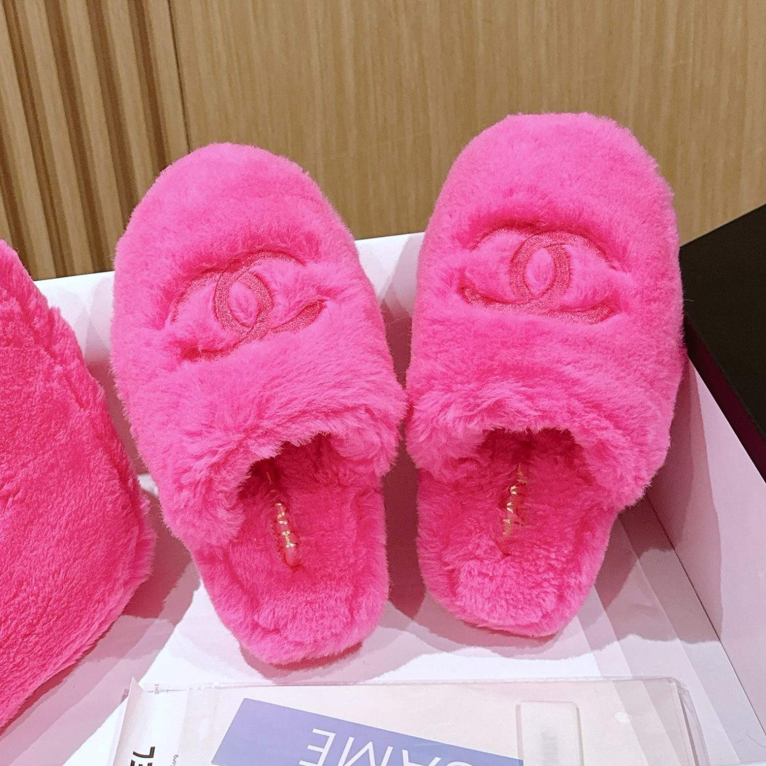 Chanel Winter Fashion Casual Round-Toe Thick-Sole Plush Home Slippers with Storage Bag Shoes #79278