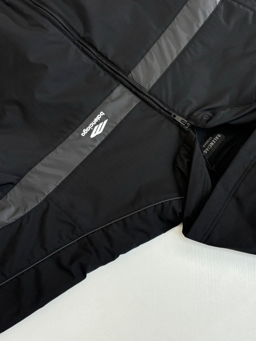 Balenciaga Men's 3b Sports Icon Ski Tracksuit Parka in Black #337220